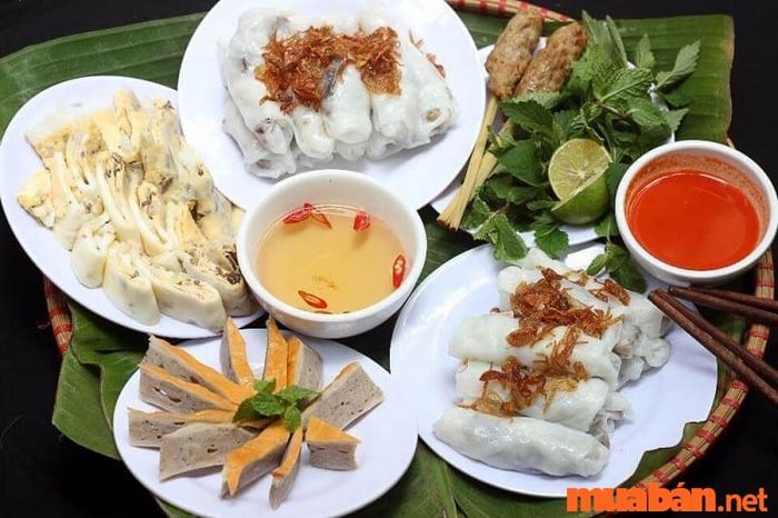 Nếu chưa biết hôm nay ăn gì ở Hà Nội, bạn nên thử bánh cuốn Thanh Trì nhé!