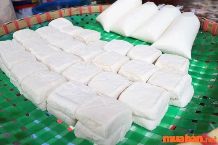 Nếu bạn đang phân vân hôm nay ăn gì ở Hà Nội, hãy thử món đậu phụ Mơ.