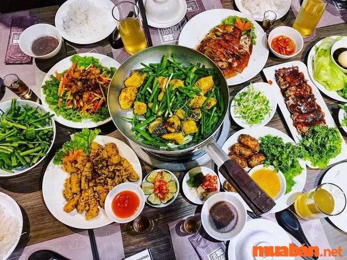 Nếu bạn đang băn khoăn hôm nay nên ăn gì ở Hà Nội, hãy thử ngay món chả cá Lã Vọng.