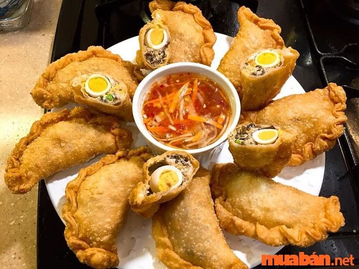 Bánh gối nổi tiếng tại Hà Nội