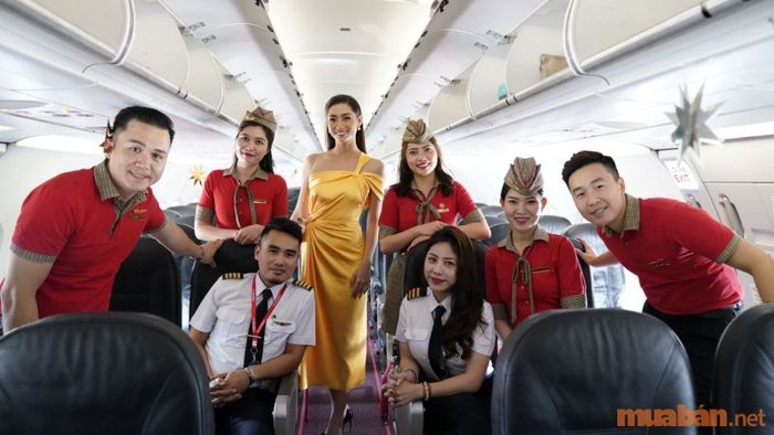 Mức lương của tiếp viên hàng không dao động từ 15 đến 21 triệu đồng mỗi tháng
