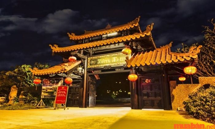 Quán vườn cau bến xưa