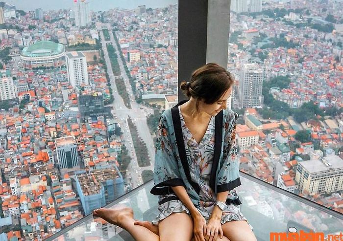 Sky Walk giúp Jisoo hấp thu năng lượng