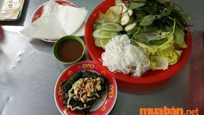 Quán Bún Thái Chợ 200 Xóm Chiếu