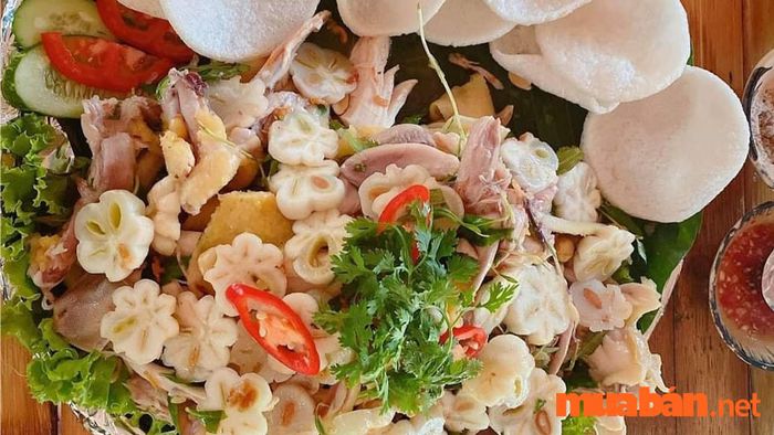 Gỏi gà măng cụt đặc sản Bình Dương