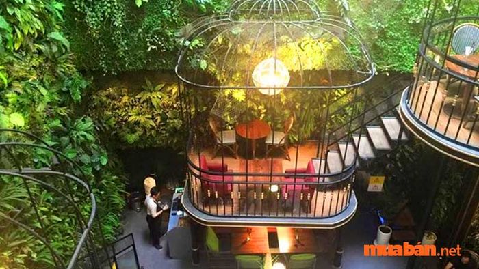 Sài Thành không thiếu những quán cà phê lãng mạn