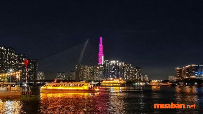 Water Bus Bạch Đằng - Lựa chọn hàng đầu cho câu hỏi Valentine nên đi đâu ở TPHCM