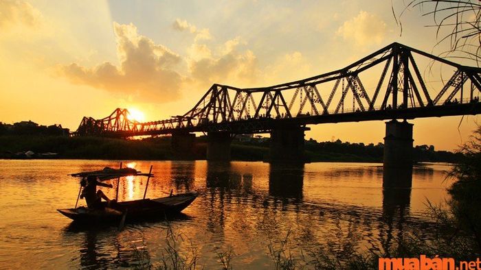 Valentine nên đi đâu ở Hà Nội? Cầu Long Biên