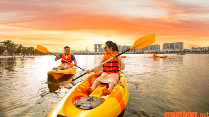 Vinhomes Ocean Park có gì thú vị? Chèo thuyền Kayak tại Vinhomes Ocean Park