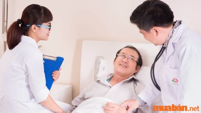 Nhân viên điều dưỡng là gì?