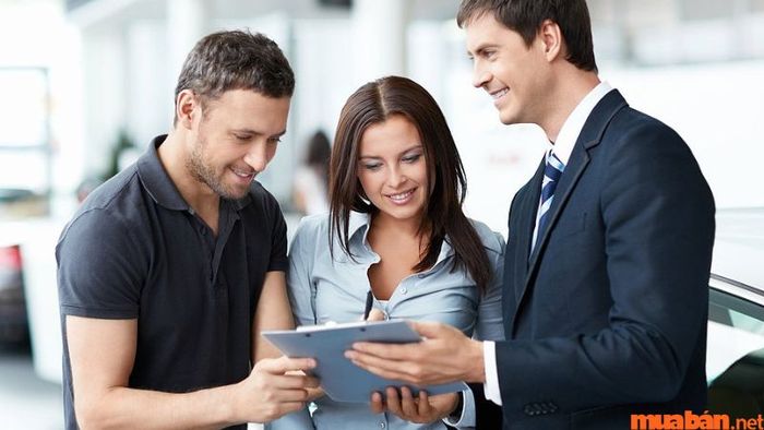 Có thể tham khảo ý kiến từ mọi người để làm cho phần mục tiêu nghề nghiệp trong ngành ngân hàng trở nên hoàn thiện hơn.