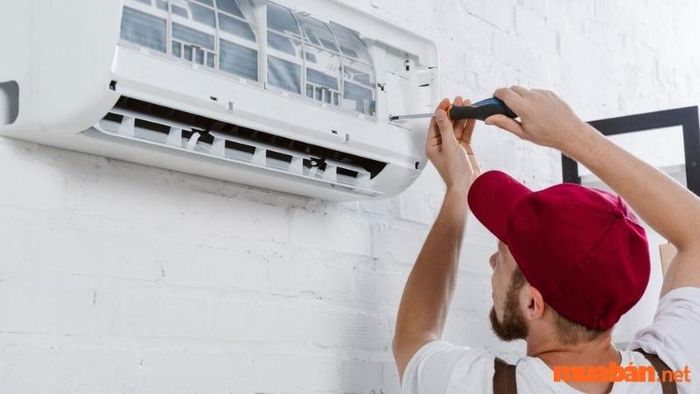 Có thể tự xử lý lỗi E4 trên máy lạnh Reetech tại nhà không?