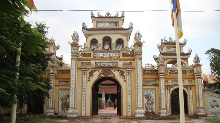 Chùa Diên Phúc cũng là một trong những điểm đến thu hút khách du lịch tại Hoài Đức - Nguồn: Internet
