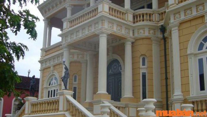 Mẫu cột nhà đẹp theo phong cách hoàng gia - Mẫu 2