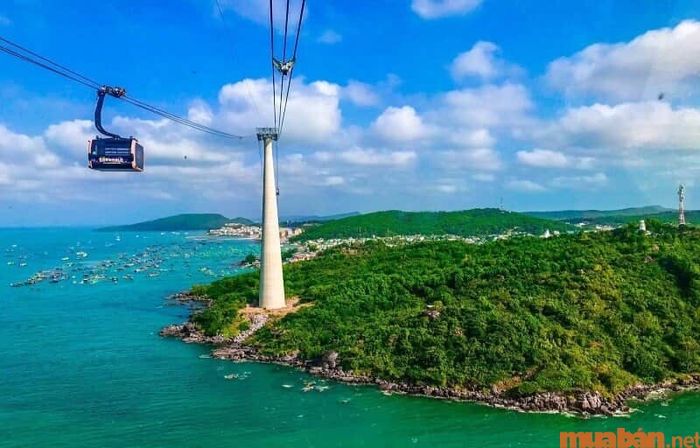 Hòn Thơm nổi bật với hệ thống cáp treo hiện đại