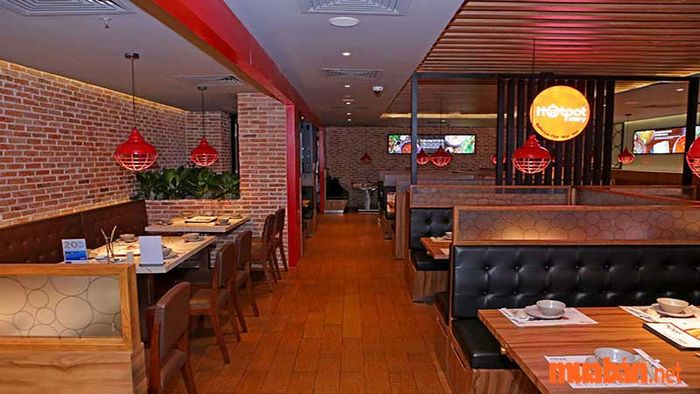 Quán Thái quận 3 - Khu vực bàn ăn được sắp xếp một cách kín đáo và riêng tư