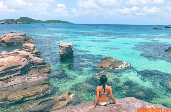 Trải nghiệm tắm biển tại Hòn Dăm Ngang - Gầm Ghì