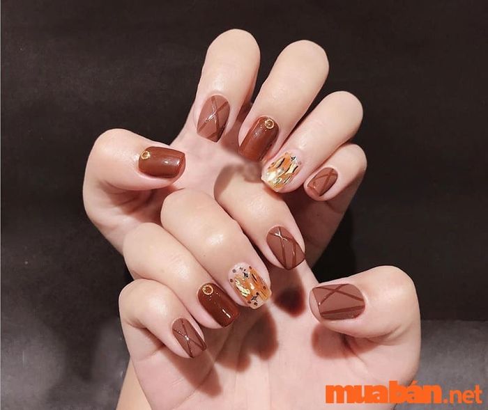Mẫu nail sơn thạch màu nâu mang đến vẻ hiện đại và trẻ trung