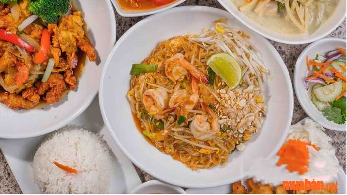 Quán Thái quận 3 - Món Pad Thái với sợi mì dai mềm, hương vị đậm đà