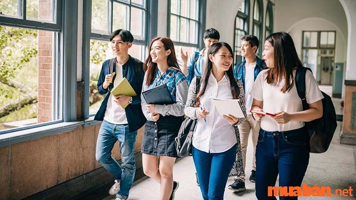 Có nên ở ký túc xá Đại học Quốc gia?