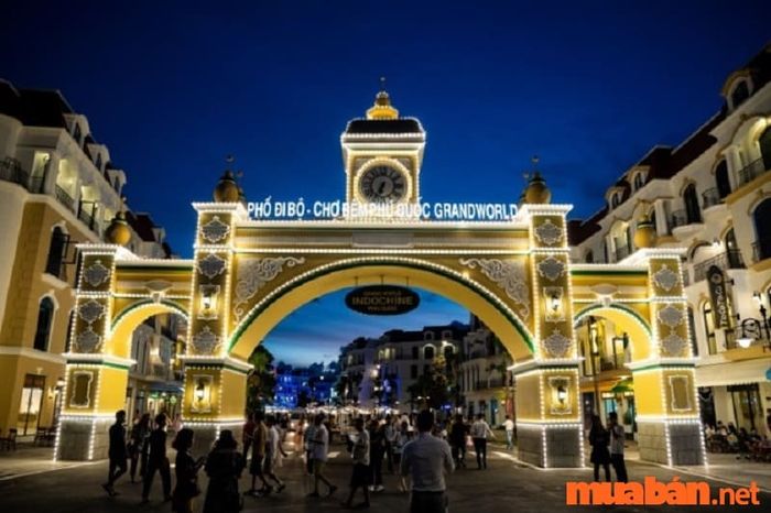 Chợ Grand World ở Phú Quốc