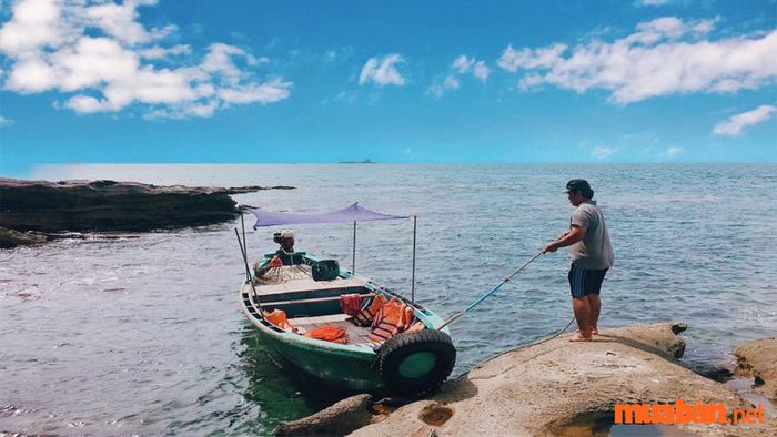Làng chài Gành Dầu - điểm đến du lịch hoang sơ