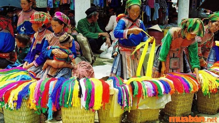 Trải nghiệm lễ hội và phong tục tập quán của người dân tộc