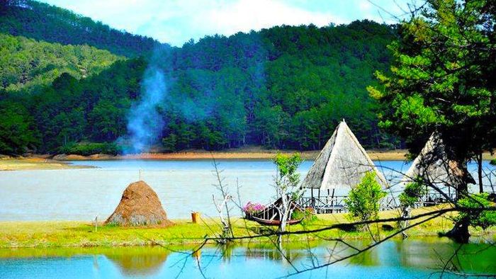 Trải nghiệm cắm trại tại Thung Lũng Vàng