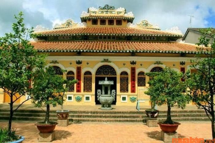 Đình Thần Châu Phú là một trong những điểm đến mang đậm dấu ấn lịch sử và văn hóa ở Châu Đốc.