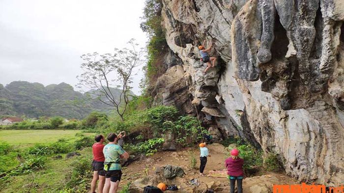 Núi đá vôi Yên Thịnh