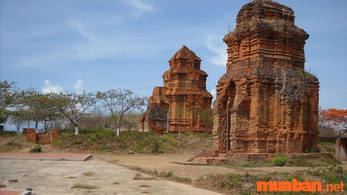 Tháp Chàm Poshanư là một địa điểm không thể bỏ qua nếu bạn đang thắc mắc Phan Thiết có gì để khám phá?