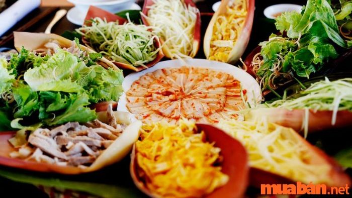 Nếu bạn không biết Phan Thiết có gì thú vị thì đừng quên thưởng thức món lẩu thả nổi tiếng nhé!