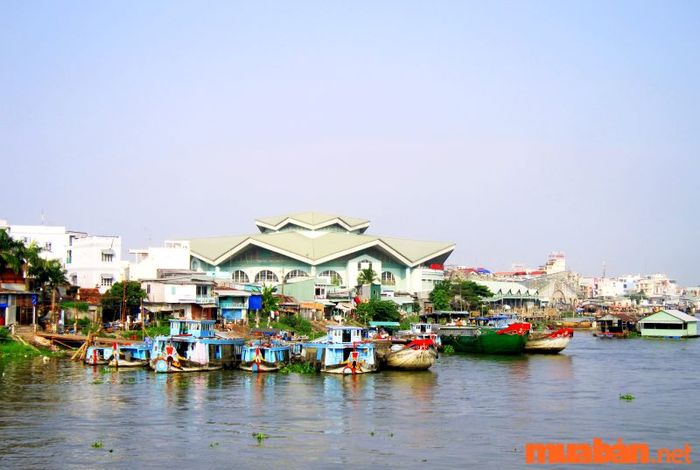 Long Xuyên có gì thú vị? Khám phá vùng sông nước yên bình