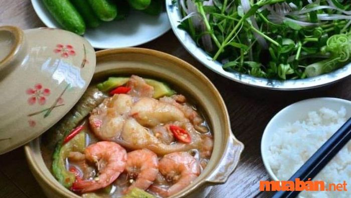 Bông súng mắm kho
