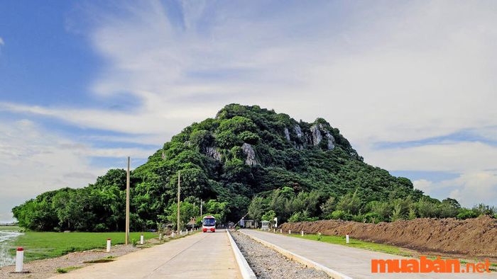 Kiên Giang có gì thú vị? - Núi Đá Dựng