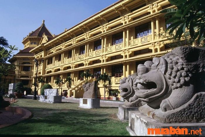 Khu vực bên ngoài bảo tàng