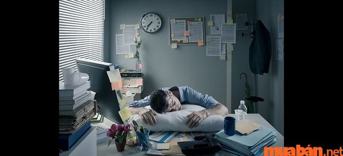 Bạn dành quá nhiều thời gian cho công việc.