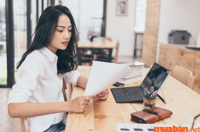 Đôi khi, những tác động từ môi trường bên ngoài khiến bạn càng đắm chìm vào công việc.
