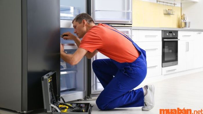Liên hệ thợ sửa chữa uy tín khi phát hiện rò rỉ gas