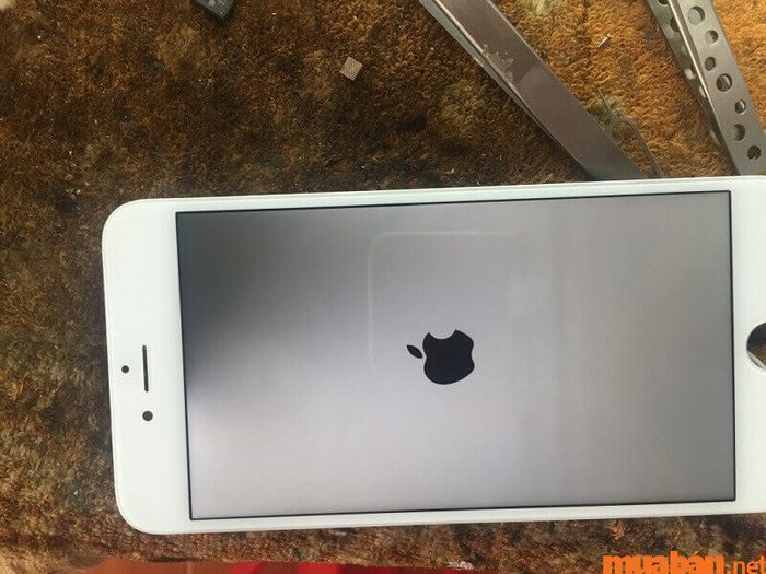 màn hình iphone tối một góc