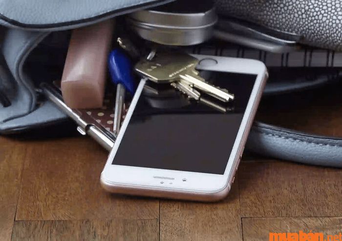 màn hình iphone bị đen 1 góc