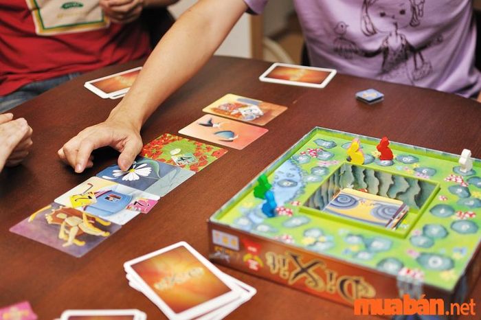 Dixit Board Game là gì? Một trò chơi đầy tính sáng tạo và trí tưởng tượng.