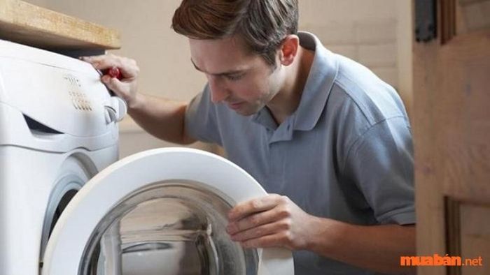 Nguyên nhân tiếp theo gây ra lỗi U3 trên máy giặt Aqua là công tắc cửa không hoạt động.