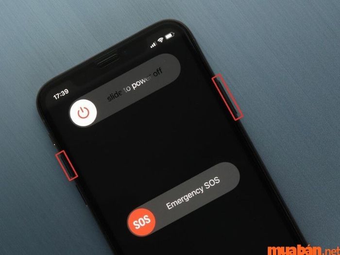 Giải pháp cho màn hình iPhone X gặp tình trạng sọc xanh
