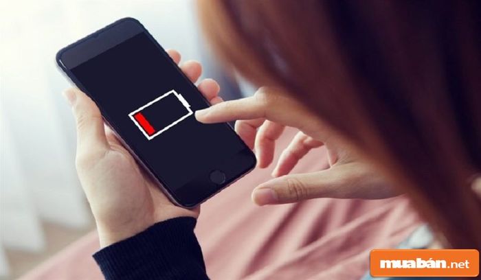 Điện thoại mới có cần sạc pin 8 tiếng không?