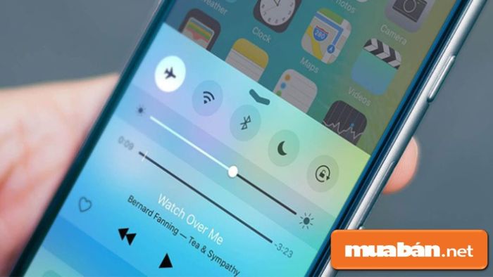 Có cần thiết phải sạc pin 8 tiếng cho điện thoại Samsung không?