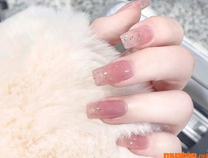 Mẫu nail hồng thạch kim tuyến dịu dàng