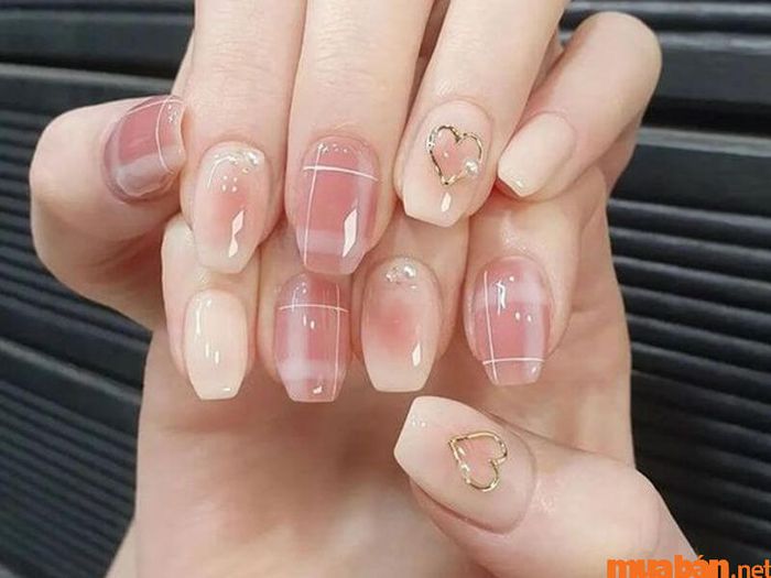 Mẫu nail hồng thạch kẻ đẹp theo phong cách hiện đại