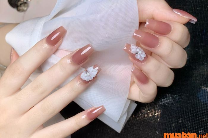 Mẫu nail hồng thạch vẽ hoa đơn giản