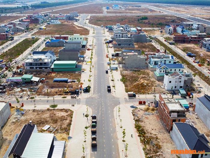 Các vấn đề liên quan đến đất tái định cư